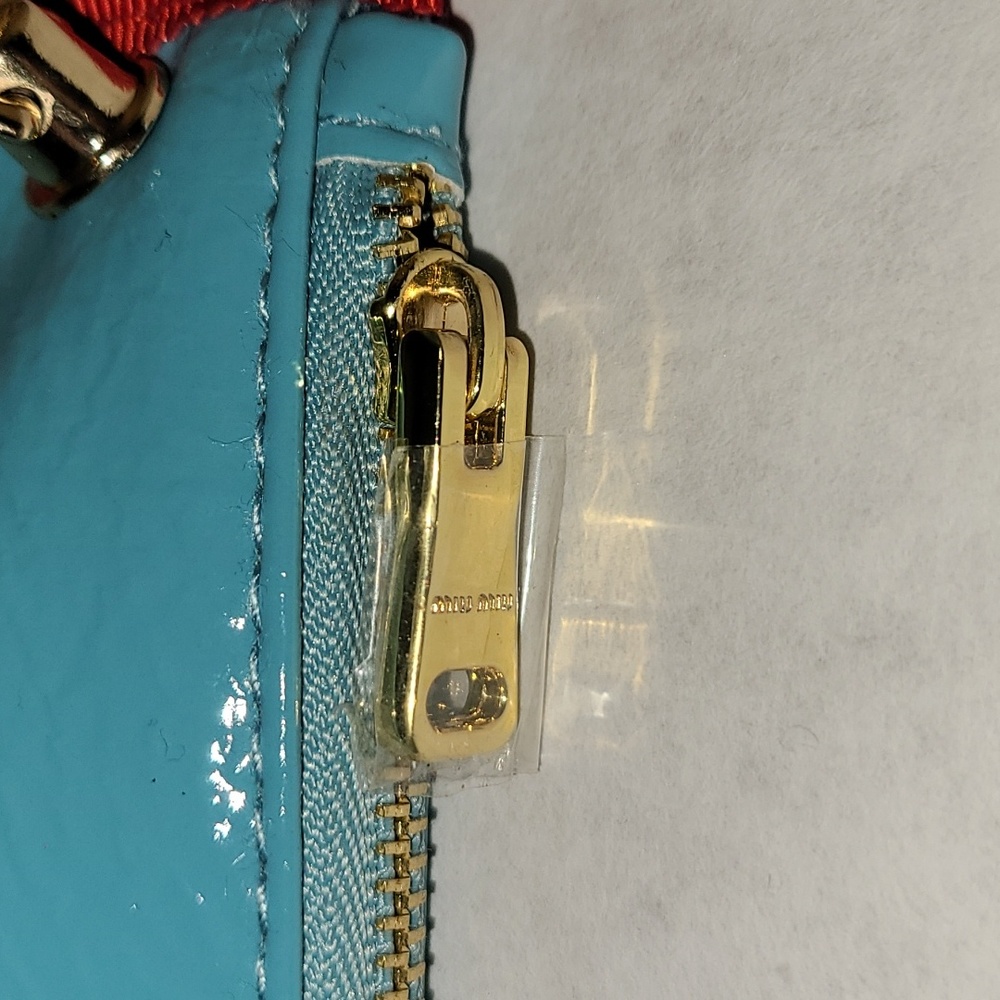 !NOT FOR SALE! bag Purse Cosmetic Pouch Blue Red Leather New in box - Picture 6 of 10